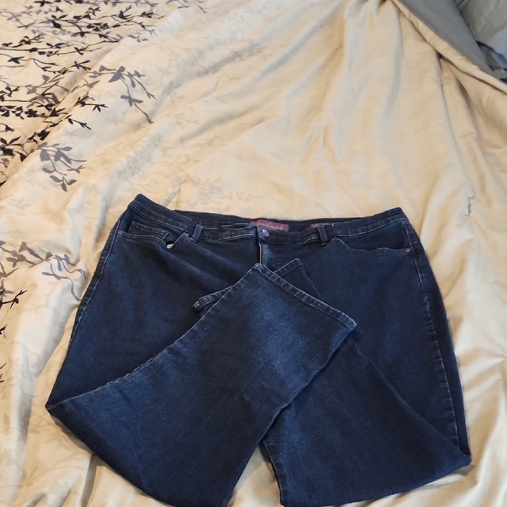 Gloria Vanderbilt Dark Wash Blue Jeans